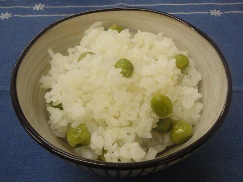 炊飯器で簡単！冷めてもおいしい♪グリンピースごはん